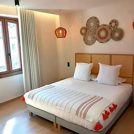 מלון Intense Boutik-hotel 3*